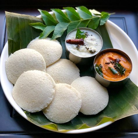 Image may contain: food Idli Chutney, South Indian Breakfast Recipes, Indian Food Photography, South Indian Breakfast, Indian Breakfast Recipes, Idli Dosa, Idli Recipe, South Indian Recipes, Dosa Recipe