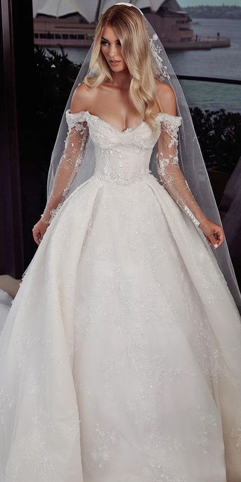 Disney Fairytale Wedding Dress, Wedding Dress And Veil, Elegant Bridal Gown, Fairy Tale Wedding Dress, Wedding Dress Guide, Bridal Gowns Mermaid, Pretty Wedding Dresses, Cute Wedding Dress, Princess Wedding Dresses