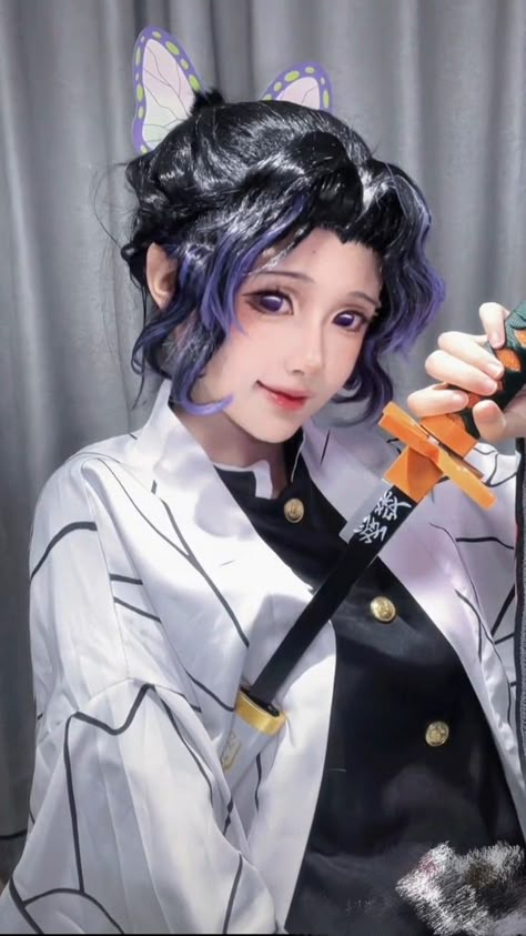 Demon Slayer Wallpaper Muichiro, Demon Slayer Cosplays, Shinobu Cosplay, Kny Cosplay, Demon Slayer Cosplay, Demon Slayer Icons, Cosplay Cute, Snk Cosplay, Anime Fanfiction