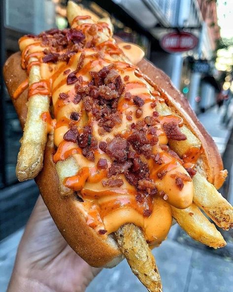 Juicy Food Pics on Instagram: “Eat or pass?🧀😋 . . Don’t forget to Double Tap ❤️ . Follow 😱@juicyfoodpictures 😱 Follow 😱@juicyfoodpictures 😱 Follow 😱@juicyfoodpictures 😱…” Extreme Food, Caribbean Queen, Food Motivation, Hot Dog Recipes, Food Babe, Food Therapy, Healthy Food Motivation, Dinner Meals, Buzzfeed Food