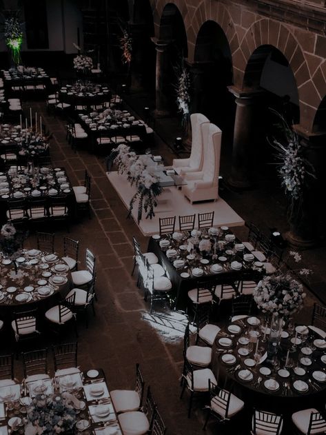 Classy Venue Wedding, Wedding Black Aesthetic, Fancy Wedding Ideas Classy, Black Wedding Set Up, Gothic Venue Wedding, Wedding White And Black Theme, Black Wedding Alter Ideas, Black Wedding Astethic, Wattpad Wedding Aesthetic