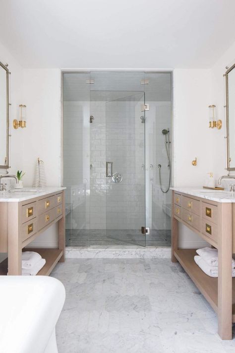 1960s Colonial inspired home gets a stunning transformation in Illinois Bathroom With Gray Floor, Bathroom Gray Floor, Light Oak Bathroom, Brass Hardware Bathroom, White Oak Vanity, Loft Penthouse, Kate Marker Interiors, House Mediterranean, Oak Bathroom Vanity