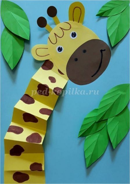 Construction Paper Jungle Animals, 3d Jungle Animals, Giraffe Arts And Crafts, Zoo Animals Preschool Art Craft Ideas, Diy Jungle Animals Decorations, Giraffe Paper Craft, Giraffe Crafts For Preschool, Safari Themed Crafts For Kids, Giraffe Crafts For Toddlers