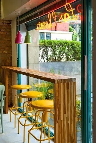 Deco Surf, Juice Bar Design, Small Restaurant Design, Bar Deco, Smoothie Shop, Bakery Interior, Bakery Design Interior, Small Coffee Shop, Bar In Casa