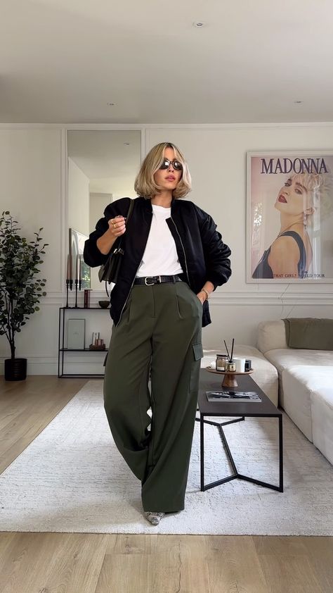 Office Cargo Pants Outfit, Olive Dress Pants Outfit, Khaki Trouser Outfit Women, Georgia Lennon, Streetwear Work Outfit, Georgina Lennon Style, Autumn Style Inspiration, Georgina Lennon, Minimalist Style