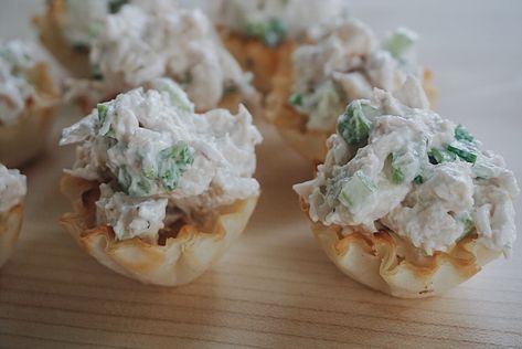 Chicken Salad Phyllo Cups, Mini Salads In A Cup, Philo Cups, Chicken Salad Cups, Chicken Salad Appetizer, Bloom Party, Frozen Pies, Chicken Cups, Philo Dough