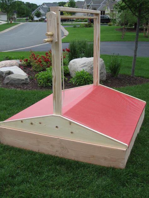 Pallet Sandbox, Sandbox Ideas, Sand Boxes, Sandbox Cover, Backyard Sandbox, Diy Sandbox, Natural Playground, Backyard Playground, Yard Games