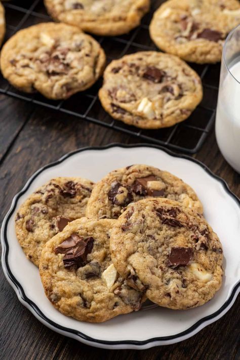 These quick and easy triple chocolate chip cookies are sweet and soft-baked, bursting with three different kinds of gooey, melty chocolate! #triplechocolate #chocolatechip #cookies Triple Chocolate Cookies Recipe, Chocolatechip Cookies, Brown Sugar Cookie Recipe, Triple Chocolate Chip Cookies, Cookies And Cups, The Best Cookie Recipes, Cookies To Bake, Triple Chocolate Cookies, Soft Bakes