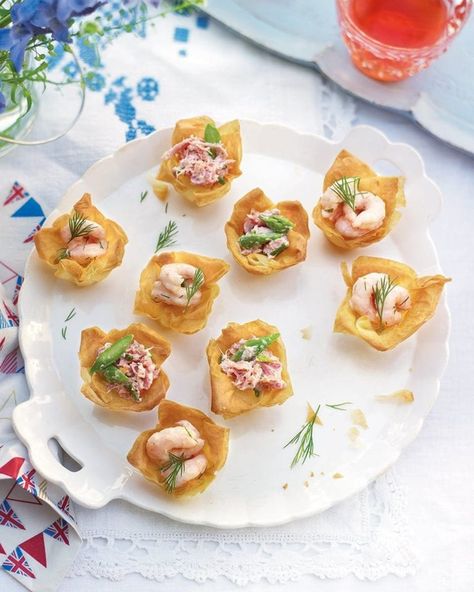 Filo bites Summer Afternoon Tea, Pastry Basket, Party Canapes, Christmas Buffet, Prawn Cocktail, Afternoon Tea Recipes, Filo Pastry, Food Hub, Light Bites