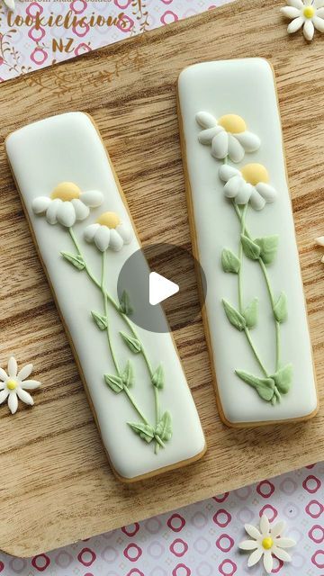 Wild Flower Cookies Baby, Daisy Flower Cookies Decorated, Spring Cutout Cookies, Wildflower Sugar Cookies Royal Icing, Flower Cutout Cookies, Spring Wedding Cookies, Edible Flower Cookies, Flower Royal Icing Cookies, Flower Sugar Cookies Decorated