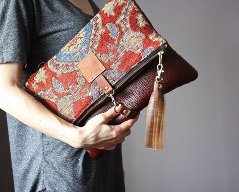 Carpet leather bag Large Leather foldover Diy Sy, Sac Diy, Brown Clutch, Large Leather Bag, Tapestry Bag, Carpet Bag, Boho Bags, Styl Boho, Leather Projects