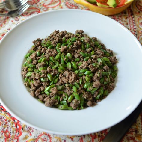 This simple, flavorful recipe-a version of picadillo, the Spanish ground meat dish-is made lots of chopped fresh green beans. Good Steak Recipes, Picadillo Recipe, Andrew Zimmern, Brisket Recipes, Lemon Pasta, Fresh Green Beans, Hearty Stews, Best Steak, Skirt Steak