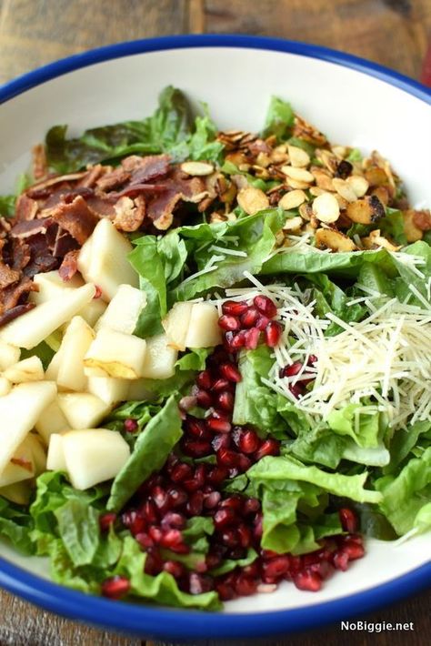 Christmas Salad Recipes, Christmas Salad, Christmas Salads, Salads To Go, Winter Salad, Salad Bar, Holiday Cooking, Side Salad, Christmas Recipes