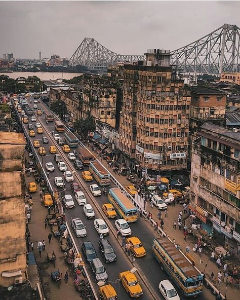 #kolkata #kolkatacity #kolkatadairies #kolkataphotography #cityofjoy Howrah Bridge, December Pictures, India Street, City Life Photography, India Photography, Cultural Capital, Photography Instagram, City Aesthetic, Incredible India