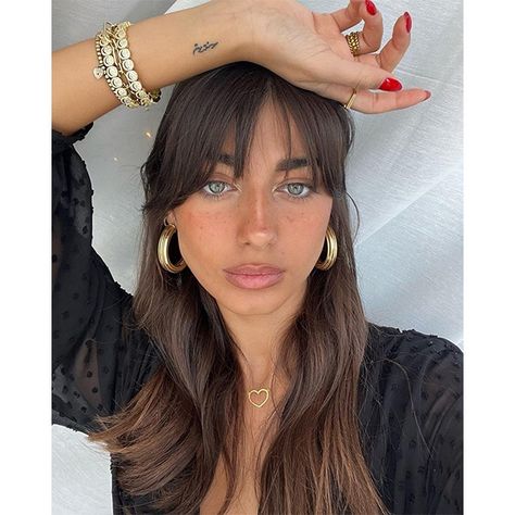 Hair Colors For Darker Hair, Haircuts For Fine Hair With Bangs, 2023 Bangs Trend, Brown Balayage With Bangs, Long Layered Hair Bangs, Brown Bangs Hair, Light Brown Hair With Bangs, Bangs With Straight Hair, Bangs For Oval Face