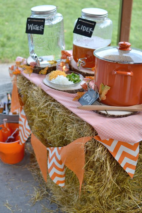 Outdoor Chili Bar, Chilli Bar Ideas Parties, Chilli Bar, 73 Birthday, Chili Bar Party, Bar Birthday Party, Fall Festival Party, Soup Party, Chili Party