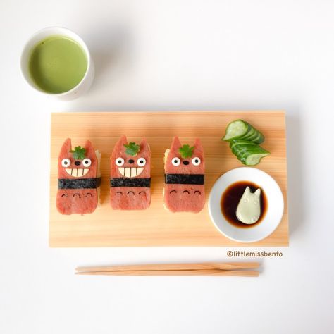 Totoro Party, Spam Musubi, Kawaii Bento, Cute Bento, Kawaii Cooking, Bento Recipes, Kawaii Food, Kids Lunch, Food Humor