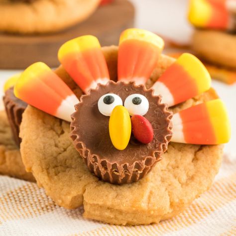 Happy Family Recipe, Butter Turkey, Chocolate Chip Dip, Cookies Thanksgiving, Turkey Cookies, Candy Eyeballs, Thanksgiving 2024, Reeses Cups, Peanut Butter Cookie Dough