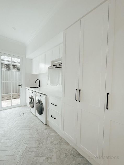 Hamptons Style Laundry, Pantry Laundry Room, Laundry Ideas, Dream Laundry Room, Mudroom Laundry Room, Mud Rooms, Laundry Room Layouts, Laundry Room Renovation, Laundry Design