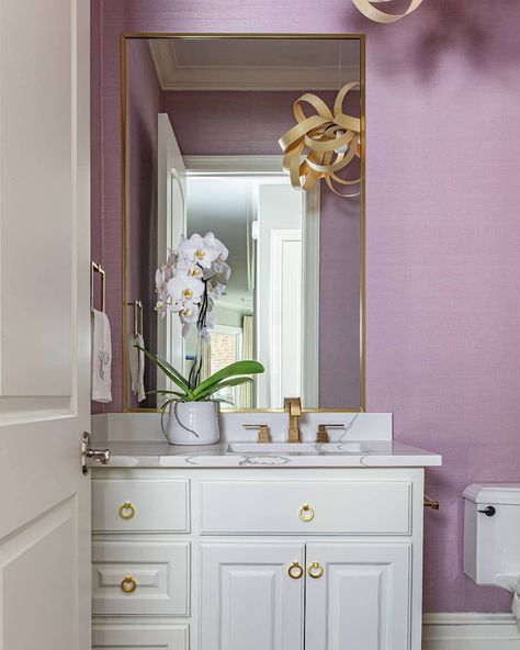 Move Over, Blue—These Spaces Prove Purple Is the Best Bathroom Color Purple And Blue Bathroom, Lilac Bathroom Ideas, Lavendar Walls, Gray And Purple Bathroom, Purple Bathroom Ideas, Lilac Bathroom, Small Bathroom Renos, Lavender Shades, Lavender Bathroom