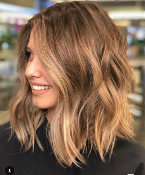 Light Brown Hair Balayage, Blonde Light Brown Hair, Rambut Brunette, Honey Hair Color, Hair Color Caramel, Brunette Balayage, Brunette Balayage Hair, Hair Color Light Brown, Brown Hair Balayage