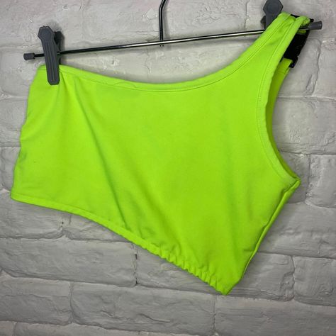 top verde florescente da gringa.com tam p Cropped Neon, Top Verde, Outfits Ideas, Zara, Neon, Crop Tops, Nike