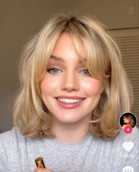 1989 Haircut, Concave Layers Medium Lengths, Short Hair With Curtain Bangs Side Part, Just Above The Shoulders Haircut, Heavily Layered Bob, Blonde Above Shoulder Length Hair, 60s Shoulder Length Hair, Heart Face Short Hair, 90s Short Bob With Bangs