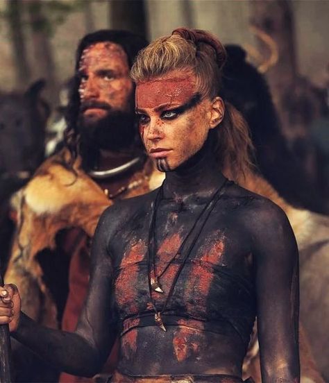 Jeanne Goursaud Barbarians, Viking Woman Cosplay, Viking Women Makeup, Thusnelda Barbarians, Viking Makeup Men, Male Viking Makeup, Viking Woman Hair, Viking Woman Makeup, Viking Warrior Makeup