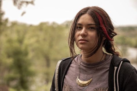 Devery Jacobs is back in season 2 of “Reservation Dogs” and this time, things are getting a little more complicated for her character. In the new season, you’ll see Elora struggling to balance the life she knows on the reservation with the outside world, which offers opportunities but also comes with its own set of challenges. It’s an exciting season, so make sure to check it out! K Devery Jacobs, Elora Danan Reservation Dogs, Elora Danan, Rez Dogs, Leah Clearwater, Devery Jacobs, Reservation Dogs, American Series, American Gods