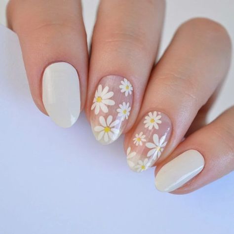 Neutral Xmas Nails, Christmas Flower Nails, Dopamine Nails, Simple Flower Nail Art, Cutesy Nails, Nail Inspired, Preppy Nails, Nail Polish Flowers, Colour Crush