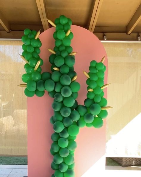 Cactus Balloon, Pvc Connectors, Diy Cactus, Fiesta Birthday Party, Honeycomb Decorations, Llama Birthday, Cactus Diy, Fiesta Birthday, Christmas Balloons