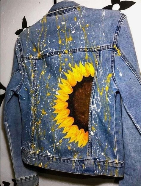 Denim Jacket Diy Paint, Jean Jacket Diy, Jean Diy, Painted Clothes Diy, Diy Denim Jacket, Fabric Painting On Clothes, Hand Painted Denim Jacket, Embellished Denim Jacket, Upcycle Clothes Diy