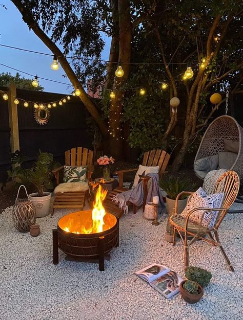 Kitchen Outside, Jade Design, Garden Seating Area, Gravel Patio, Outdoor Fairy Lights, Outdoor Garden Lighting, Gravel Garden, Easy Landscaping, Fire Pit Area