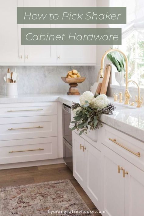 Want to upgrade your Shaker Kitchen Cabinets? These are the best Shaker-style hardware! These knobs and pulls can totally transform your cabinet style. I've got some tips for picking just the right details! ✨🔧 #KitchenRenovation #HardwareTips Brushed Gold Kitchen Hardware Modern, Finger Pulls On Shaker Cabinets, Modern Shaker Cabinet Hardware, Mixing Cabinet Knobs And Pulls, Brass Hardware Kitchen Cabinets, Long Pulls On Kitchen Cabinets, Matte Gold Kitchen Hardware, Shaker Style Cabinets Bathroom, Shaker Kitchen Cabinets White