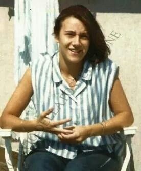 Chiara Luce Chiara Badano, Feminine Genius, Catholic Faith, Inspirational Women, Old Photos, Cool Kids, Peace Gesture, Men Casual, Jesus