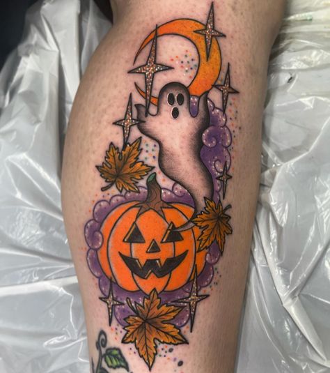 Good Luck Tattoo on Instagram: “#halloweentattoo by @kellymcmurraytattooer at @goodlucktattoosc #santacruz #santacruztattoo #halloweentattoos #pumpkintattoo #ghostttattoo” Fall Tattoos, Cute Halloween Tattoos, Halloween Tattoo Ideas, Halloween Tattoos Sleeve, Luck Tattoo, Mandala Flower Tattoos, Pumpkin Tattoo, Autumn Tattoo, Ghost Tattoo