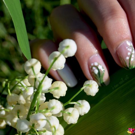 Nail art Lily of the Valley / May 1st Lily Of The Valley Nail Designs, Lily Of The Valley Nail Art, Lily Of The Valley Nails, Prom 2024, Web Page Design, May 1st, Baby Boomer, 3d Nail Art, Good Friends