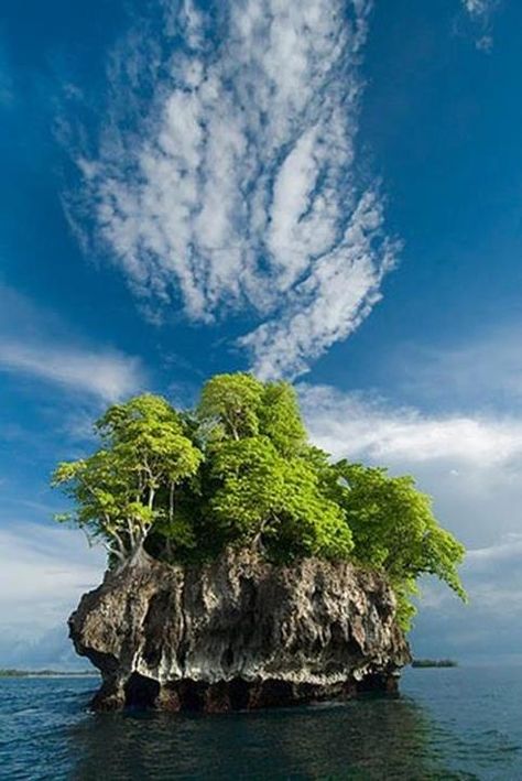 Headhunter Island, Choiseul Province, Solomon Islands Magical Landscape, Have Inspiration, Tropical Destinations, Solomon Islands, Incredible Places, Vanuatu, Alam Yang Indah, Pretty Places, Places Around The World