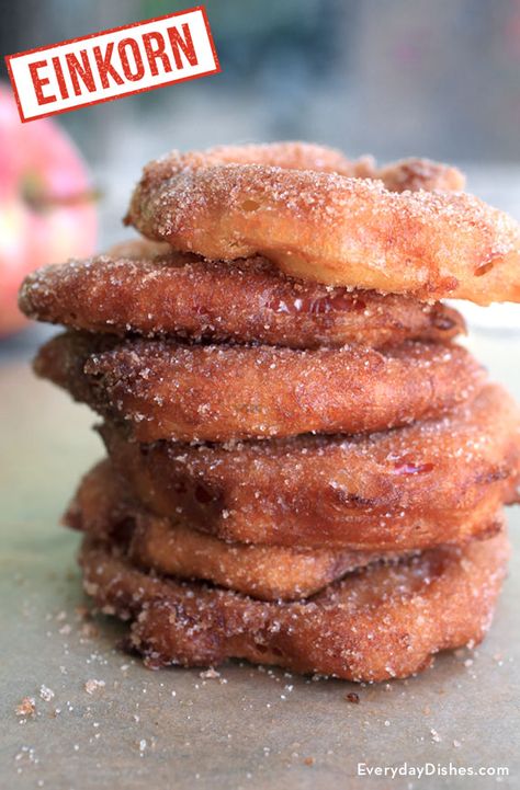 Einkorn cinnamon apple rings recipe Apple Rings Recipe, Cinnamon Apple Rings, Einkorn Bread, Einkorn Recipes, Einkorn Flour, Apple Rings, Wheat Recipes, School Snack, Cinnamon Apple