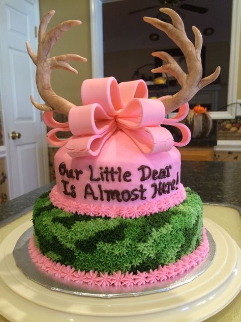 Cute baby shower cake idea! Pink and camo, fun! Pink Camo Baby Shower Ideas, Camo Baby Shower Ideas, Pink Camo Cake, Camouflage Baby Shower, Baby Shower Cake Ideas, Camo Cake, Pink Baby Shower Cake, Baby Shower Camo, Baby Hunter