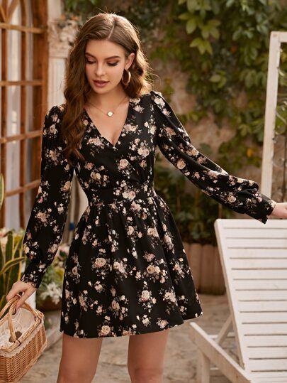 To find out about the Surplice Neck Floral Dress at SHEIN, part of our latest Dresses ready to shop online today! Mode Prints, Shein Dress, Mode Casual, Inspired Outfits, Everyday Dresses, Style Chic, Tulle Dress, Classy Outfits, Black Floral