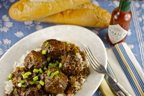 Cajun Meatballs, South Louisiana Recipes, Meatball Stew Recipe, Meatball Stew, Meatballs And Gravy, Cajun Cooking, Louisiana Recipes, South Louisiana, Beef Short Ribs