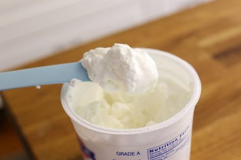 How to Make Greek Yogurt Taste Like Sour Cream Greek Yogurt Instead Of Sour Cream, Greek Yogurt Sour Cream Recipe, Greek Yogurt Sour Cream, Baking Powder Substitute, Sour Cream Uses, Make Sour Cream, Yogurt Cheese, Make Greek Yogurt, Homemade Sour Cream