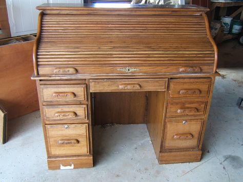 Antique Roll Top Desk, Rolltop Desk, Desk Makeover Diy, Desk Redo, Old Desks, Roll Top Desk, Desk Makeover, Oak Desk, Diy Furniture Renovation