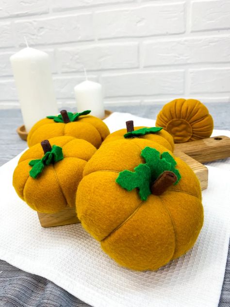 Felt Pumpkin Pattern for Halloween Decor and Toys DIY Felt - Etsy Felt Vegetables, Pumpkin Felt, Halloween Pumpkin Decor, Biggest Pumpkin, Pumpkin Ornament, Felt Pumpkins, Felt Play Food, Pretend Play Kitchen, Kids Crafting