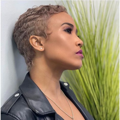 Short Hairstyle For Black Women, Ash Blonde Short Hair, Fresh Crop, Short Hairstyles For Black Women, Natural Hair Twa, Blonde Natural Hair, Short Haircuts For Black Women, Haircuts For Black Women, Hair Transition