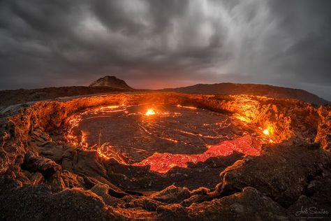 Erta Ale, Shield Volcano, Rare Images, Lava Flow, Active Volcano, Natural Phenomena, Travel Photographer, Rare Photos, Day Tours