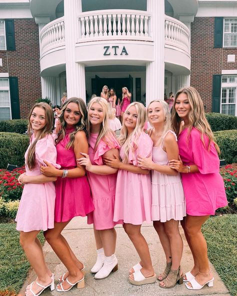 Recruitment Outfits Color Schemes, Sorority Recruitment Photoshoot, Sisterhood Dresses, Sisterhood Outfits, Exec Photoshoot, Blonde 2024, Sisterhood Ideas, Sorority Aesthetic, Rush Week Outfits