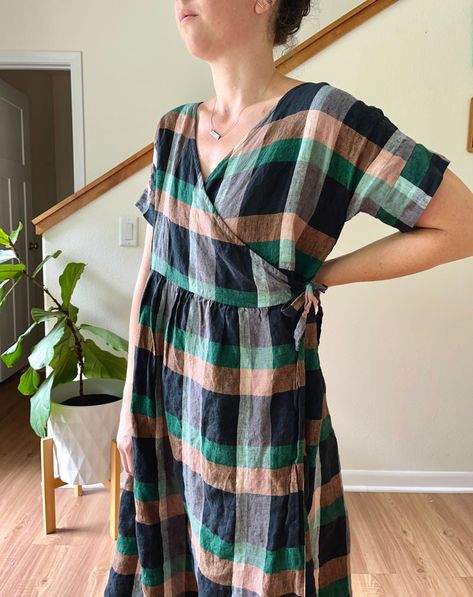 All Well Box Top Wrap Dress Hack - Bethany Lynne Makes Apron Top Pattern, Indie Dress Patterns, Linen Dresses Pattern, Boxy Dress Pattern, Womens Dress Patterns Sewing, Nursing Friendly Sewing Patterns, Easy Summer Dress Sewing Pattern Free, Diy Wrap Dress Pattern Free, Nursing Friendly Dress Pattern