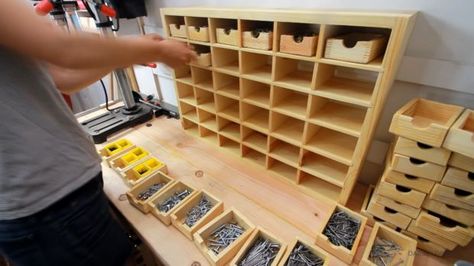 How To Make an Organizer Box for Storing Screws Diy Bolt And Screw Organizer, Nail And Screw Organization Ideas, Screws Organization Ideas, Screw Storage Ideas, Nail Storage Ideas, Bench Organizer, Screw Organizer, Screw Storage, Easy Garage Storage